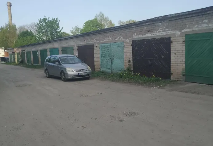 Garage Radviliškio rajono sav., Baisogaloje, Grinkiškio g.